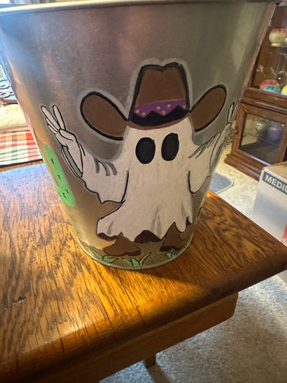 Unique Metal Halloween Bucket – Perfect for Trick-or-Treating or Décor